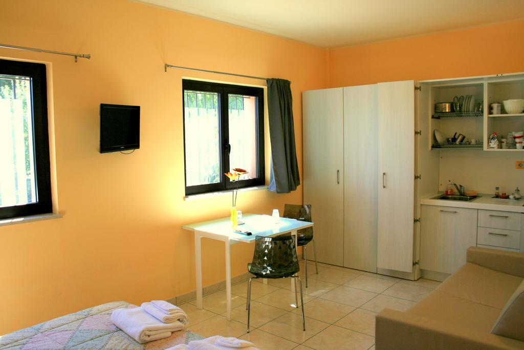 Camera Familiare con Angolo Cottura